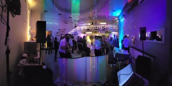 Nagłośnienie i oświetlenie Duży zestaw (6000 W Rms )