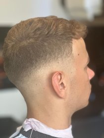 STRZYŻENIE WŁOSÓW TECHNIKĄ FADE / KLASYCZNA