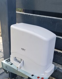 Montaż automatyki bramowej do bramy przesuwnej