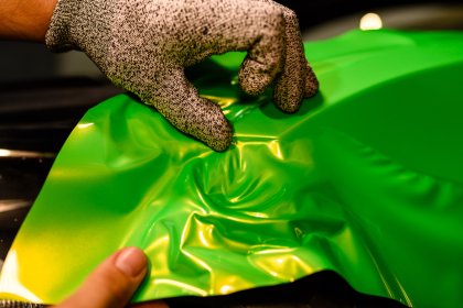 Aplikacja folii do zmiany koloru