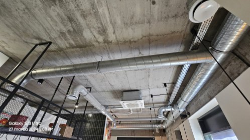 Montaż wentylacji w lokalach usługowych , restauracjach .