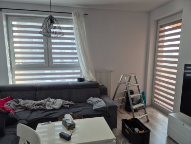 Montaż rolet zaciemniających lub dzień-noc.