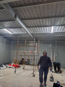 instalacje elektryczne w domkach i biurach