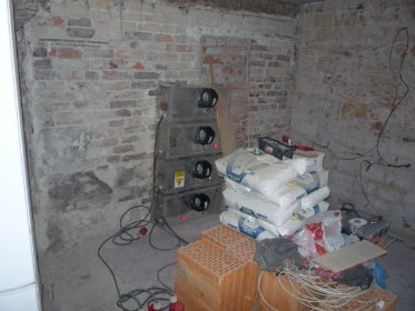 Remonty związane z osuszanie, dezynfekcją oraz zabezpieczeniem przeciwilgociowym.