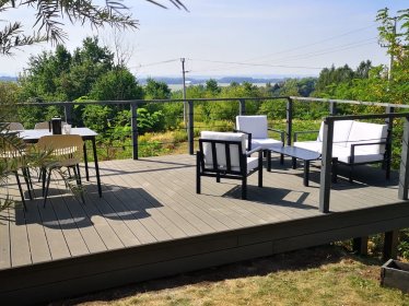 Montaż i dostarczanie materiału na tarasy kompozytowe