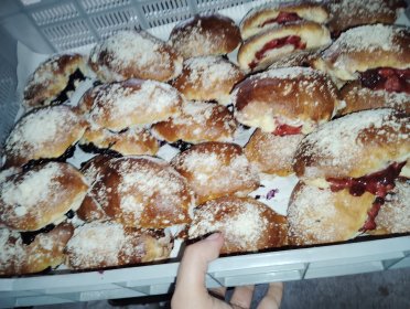 Drożdżówka bezglutenowa z owocami Drożdżówka bezglutenowa z owocami