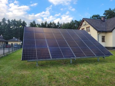 Montaż instalacji PV 10 kw na falowniku Deye 10kw hybrydowy + magazyn energii 15 kWh .