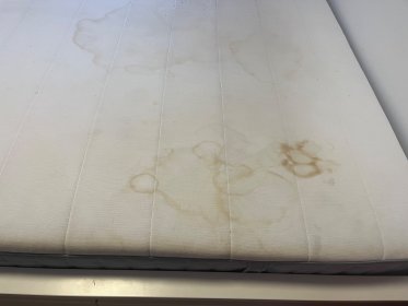 Czyszczenie i pranie materaców,usuwanie plam z moczu krwi i innych zaburzeń