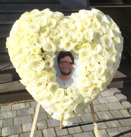 Wieńce pogrzebowe / wiązani pogrzebowe / bukiety kwiatów / kompozycje kwiatowe /