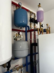 Sprzedaż i montaż pomp powietrznych, wodnych i gruntowych