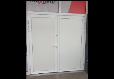 Drzwi odpowiednie do wymagań klienta ( Aluminiowe )