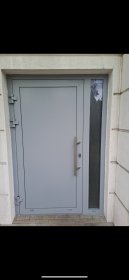 Drzwi zgodne z wymaganiem klienta ( aluminium )