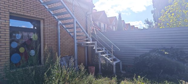 schody metalowe wewnętrze i zewnętrzne