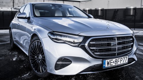 Wynajem auta z kierowcą