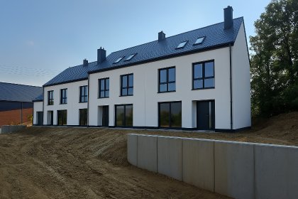 Nadzór nad realizacją budowy w zakresie budownictwa mieszkaniowego oraz przemysłowego.