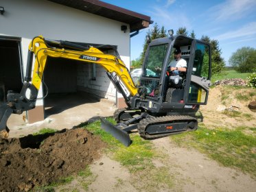 Usługi Minikoparka 2T