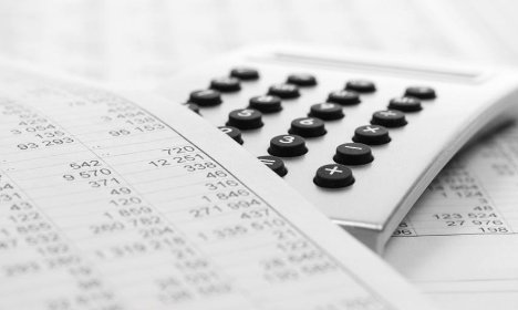 Prowadzenie uproszczonej księgowości.