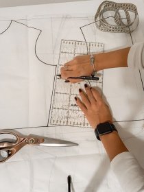 konstrukcja odzieży, szablony krawieckie, odszywanie prototypów