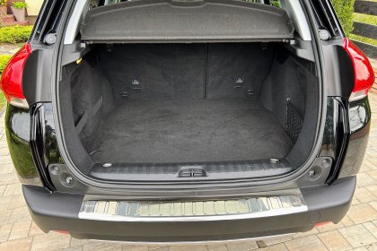 Pakiet- czyszczenie wnętrza, dokładne odkurzanie, pranie tapicerki, ozonowanie,konserwacja