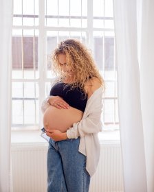 Sesje brzuszkowe w studio lub plenerze