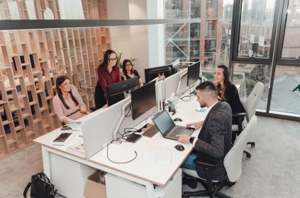 Sprawozdania finansowe roczne i okresowe.