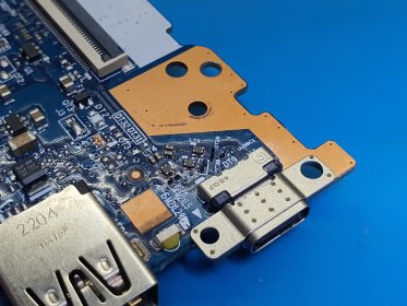 Wymiana gniazda zasilania w laptopie