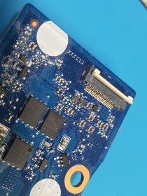 Naprawa laptopa po zalaniu