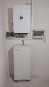 Magazyn energii z zasilaniem awaryjnym.