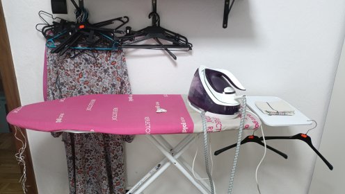 Prasowanie ubrań i poscieli