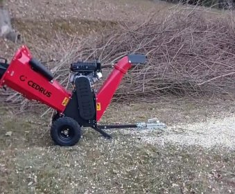 Rębak rozdrabniacz do gałęzi