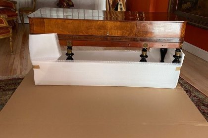 Transport palet, przedmiotów nietypowych oraz wysokowartościowych.