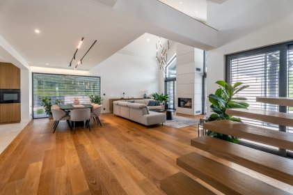 Kompleksowa obsługa w zakresie fotografii i filmowania nieruchomości.