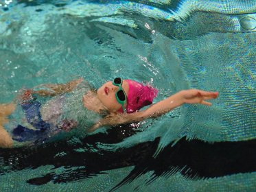 Nauka pływania dla dzieci i dorosłych