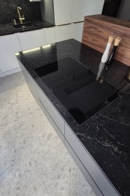 Blaty kuchenne z kamienia naturalnego, spieku i konglomeratu – Kraków i okolice