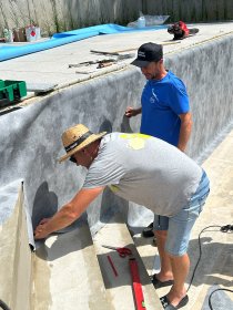 Profesjonalne Szkolenia z Montażu i Zgrzewania Folii Basenowych – Zostań Fachowcem z Nami!