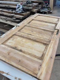 Renowacja starych mebli oraz drzwi