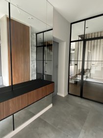 Drzwi rozwierane, pivotowe, przesuwne w stalowej ramie z przeszkleniem