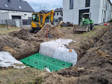 Drenaż, budowa studni chłonnych, odwodniania terenu