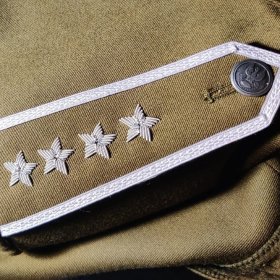 Obszycie mundurów bajorkiem i taśmą dystynkcyjna żołnierzy WP i funkcjonariuszy SW i PSP