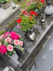 Sprzątanie grobu pojedynczego