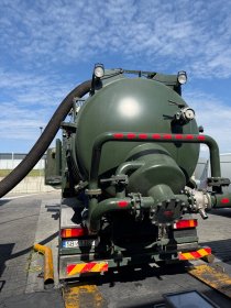 Opróżnianie silosów, zbiorników przemysłowych, wymiany złóż filtrów