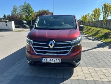 Przewóz osób 9-cio osobowym Renault Trafic Long 2025