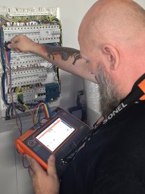 Przeglądy instalacji elektrycznej i fotowoltaicznej