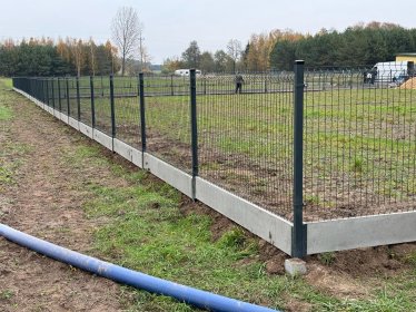 Ogrodzenie panelowe 123cm plus płyta 25cm