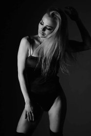 Sesja zdjęciowa kobieca w plenerze