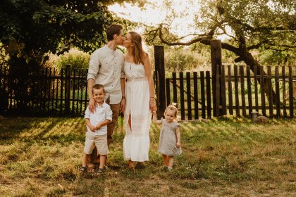 Sesja rodzinna lifestyle w plenerze lub domu