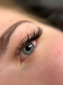 Przedłużanie rzęs 3:1