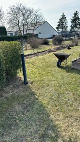 Pielęgnacja rabat , owocowych i tych z pieknymi kwiatami i krzewami