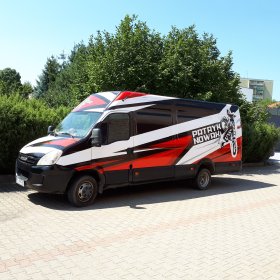 oklejanie pojazdów grafiką reklamową