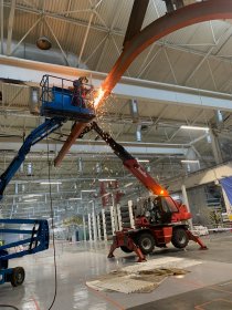 Demontaż maszyn, urządzeń linii technologicznych.